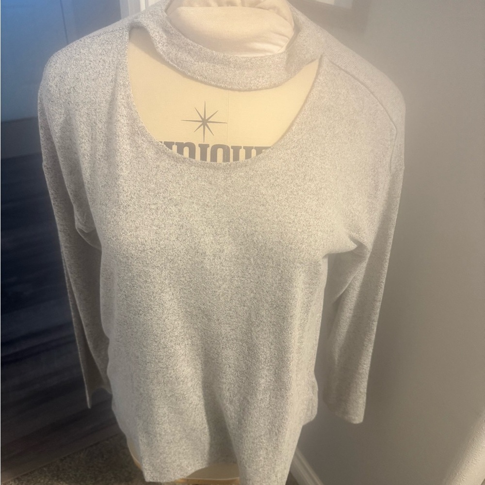 Maurices Heather Gray Crewneck Sweater